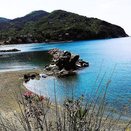 Oasi Felice Apartment Levanto Bagian luar foto