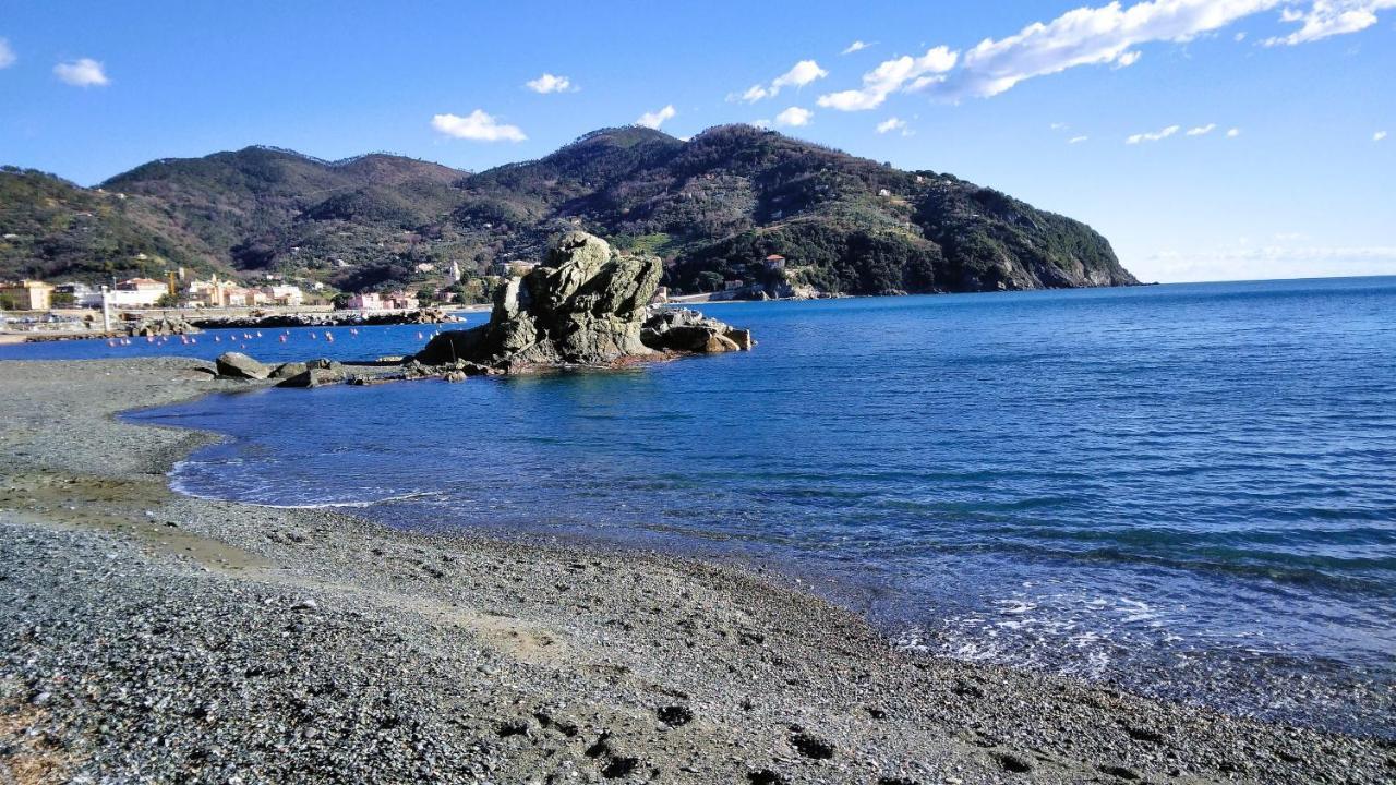 Oasi Felice Apartment Levanto Bagian luar foto